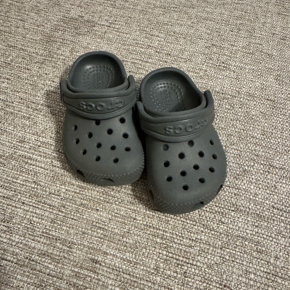 Toddler Crocs- Dark Gray